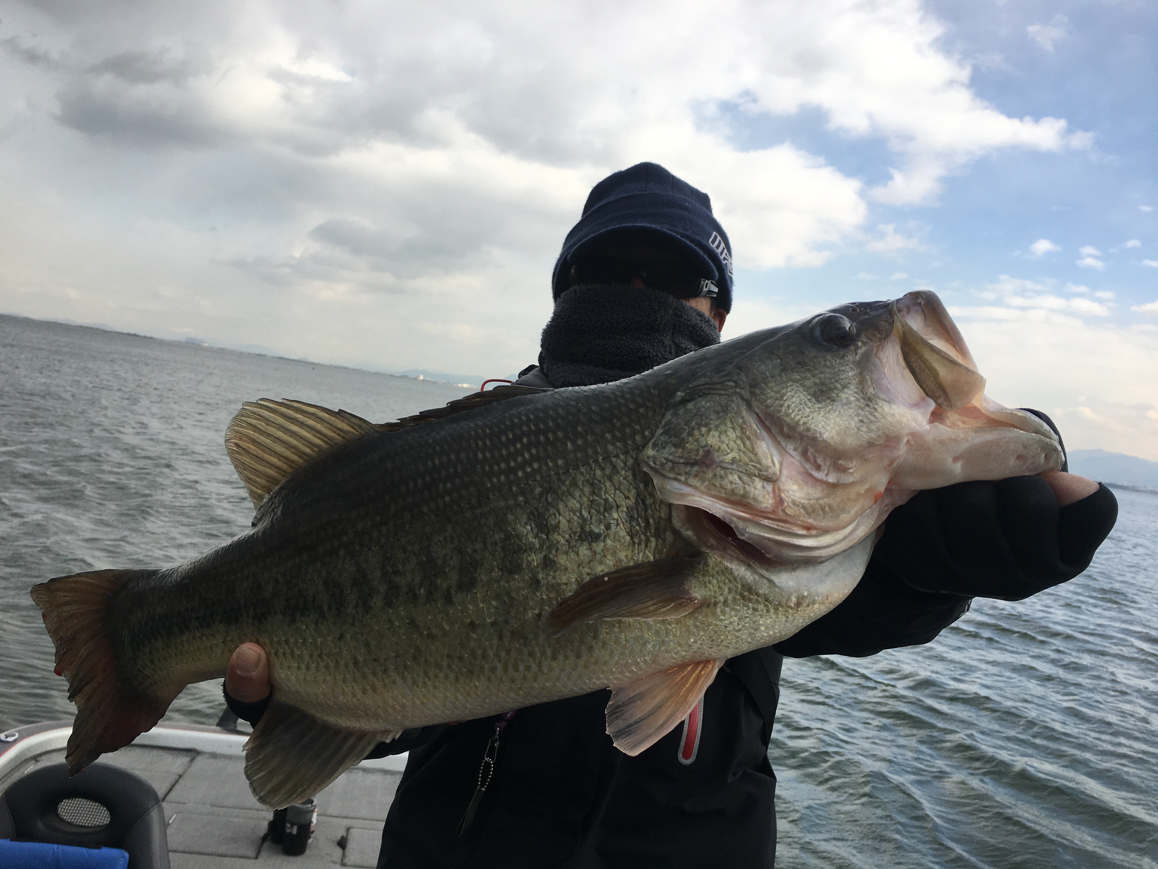 冬のバス釣りを楽しむための防寒着 失敗しないための選び方とは 琵琶湖バス釣り初心者 Com